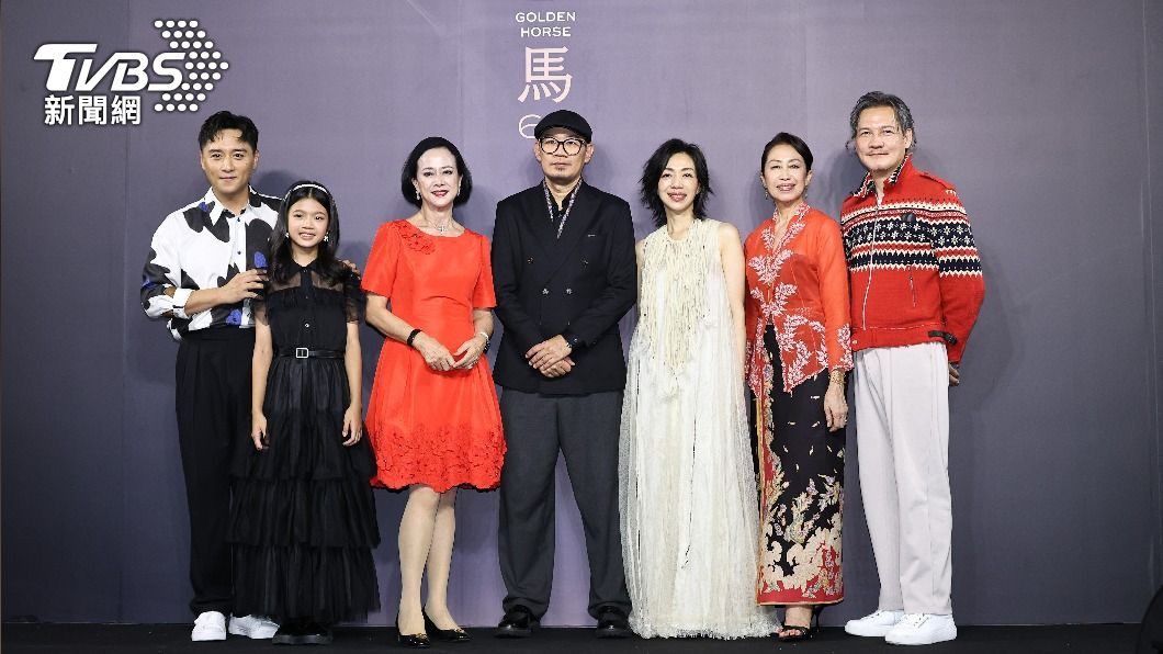 左起鄭人碩、林玉恩、湯蘭花、張吉安導演、萬芳、蔡寶珠、俞宏榮。（圖／張哲鳴攝）
