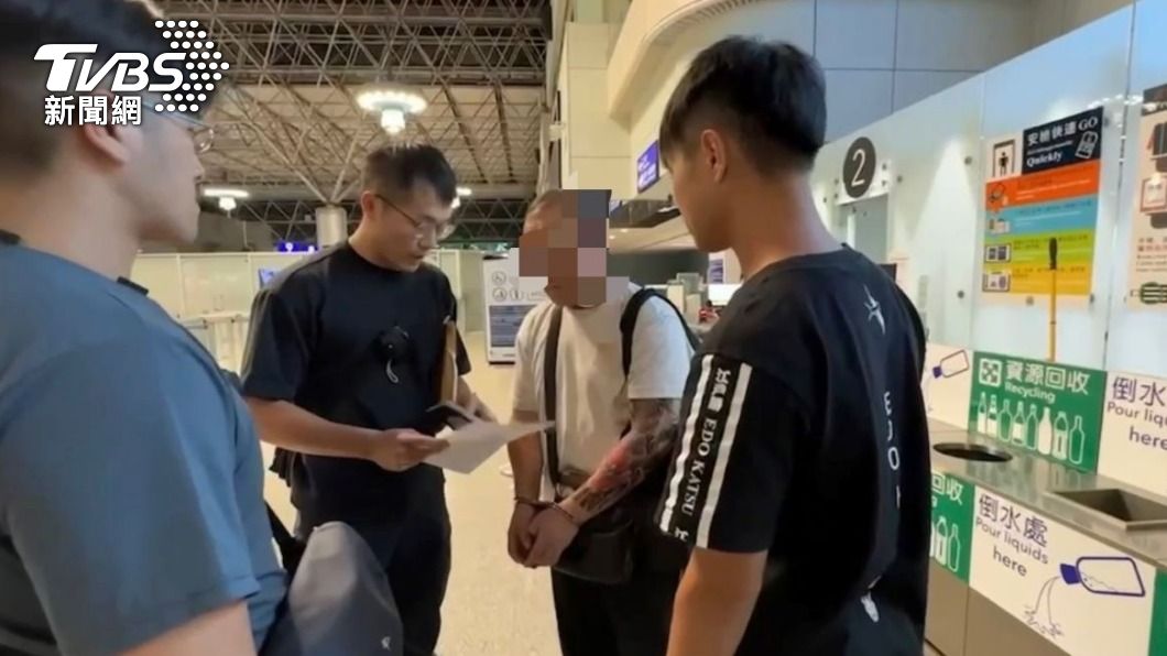 香港籍鄒姓男子來台當車手，警方在他離境前將他逮捕到案。（圖／TVBS）