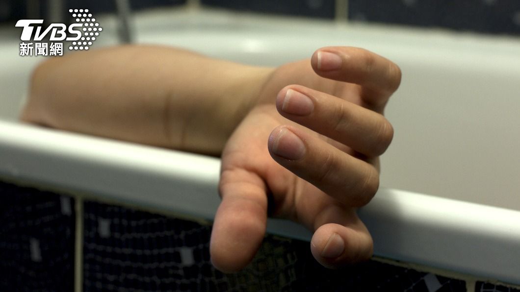 28歲男子一氧化碳中毒倒臥浴室。（示意圖，非當事人／shutterstock達志影像）