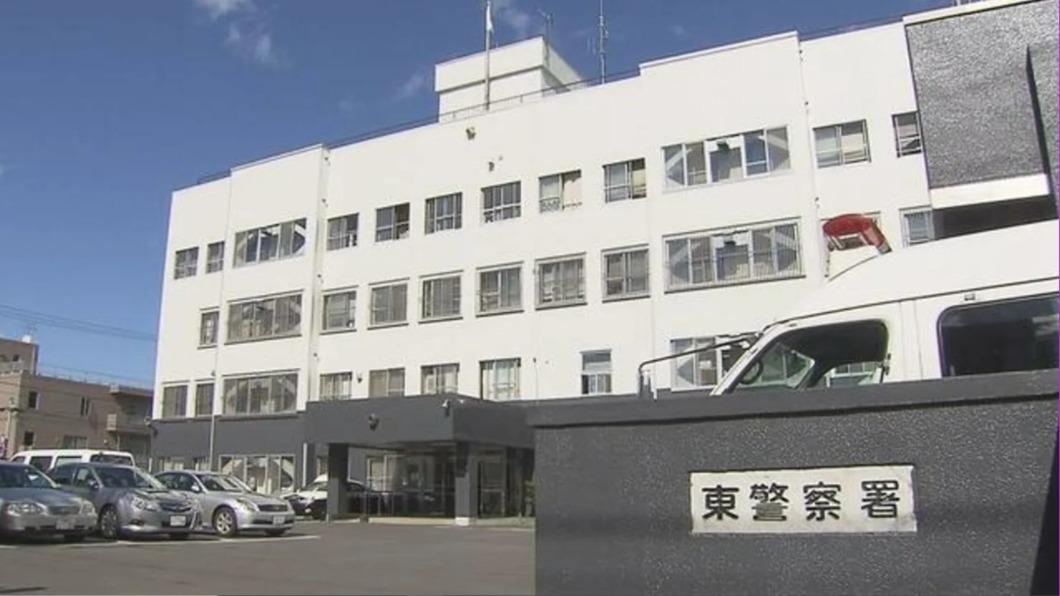 台中一名52歲的女子到日本北海道旅遊，在購物中心偷了1包76元鯖魚味噌煮遭逮。（圖／翻攝自北海道放送）
