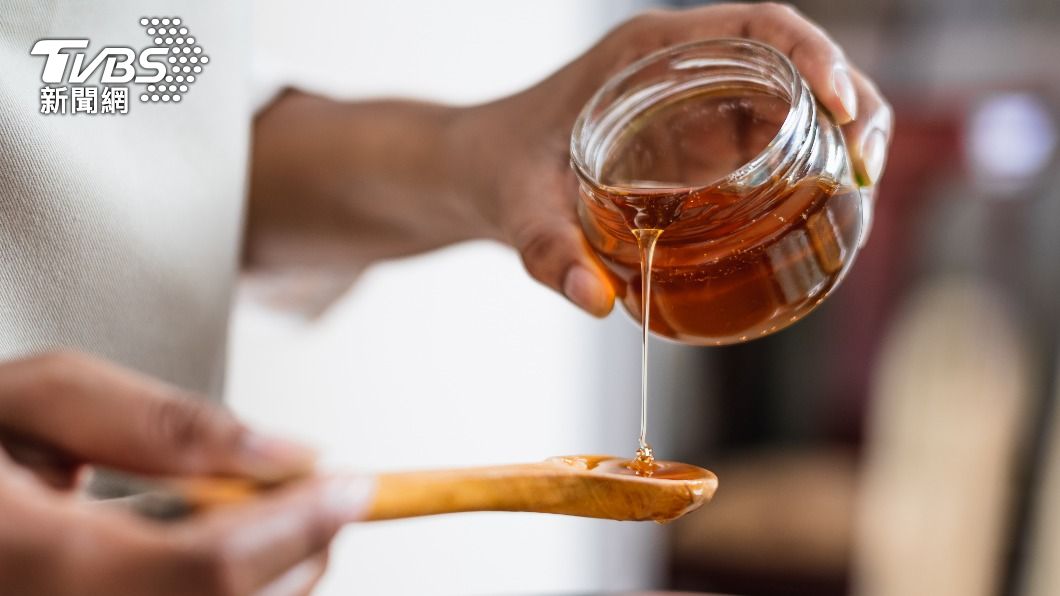 香港婦人吃完印度帶回的蜂蜜後中毒。（示意圖／Shutterstock達志影像）
