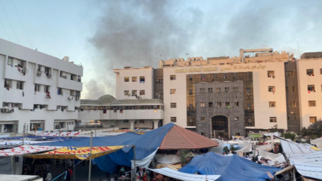 以軍表示已對希法醫院（Al-Shifa Hospital）內的哈瑪斯人員採取「精準行動」。（圖／翻攝自《CNN》）
