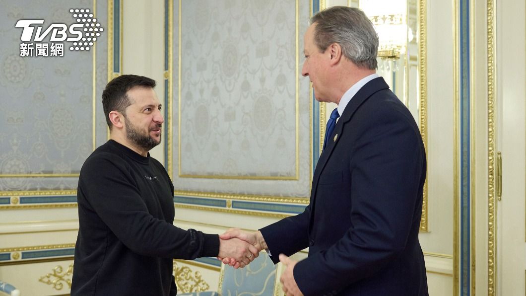 英外相卡麥隆與烏克蘭總統澤倫斯基會晤。（圖／AP）