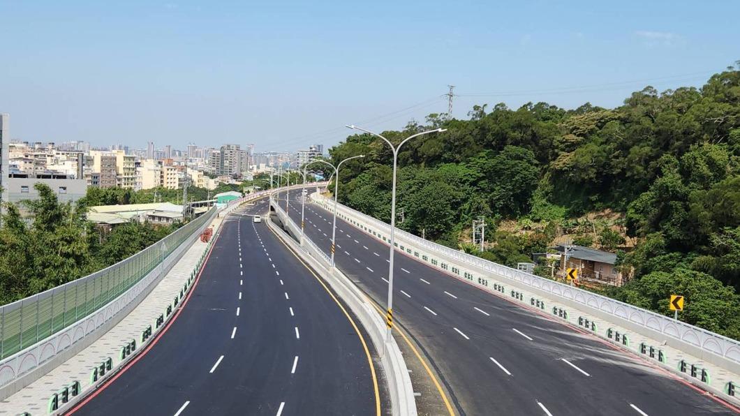 高鐵橋下聯絡道延伸至竹科工程道路已完工，預計明年可望通車。（圖／新竹縣政府提供）