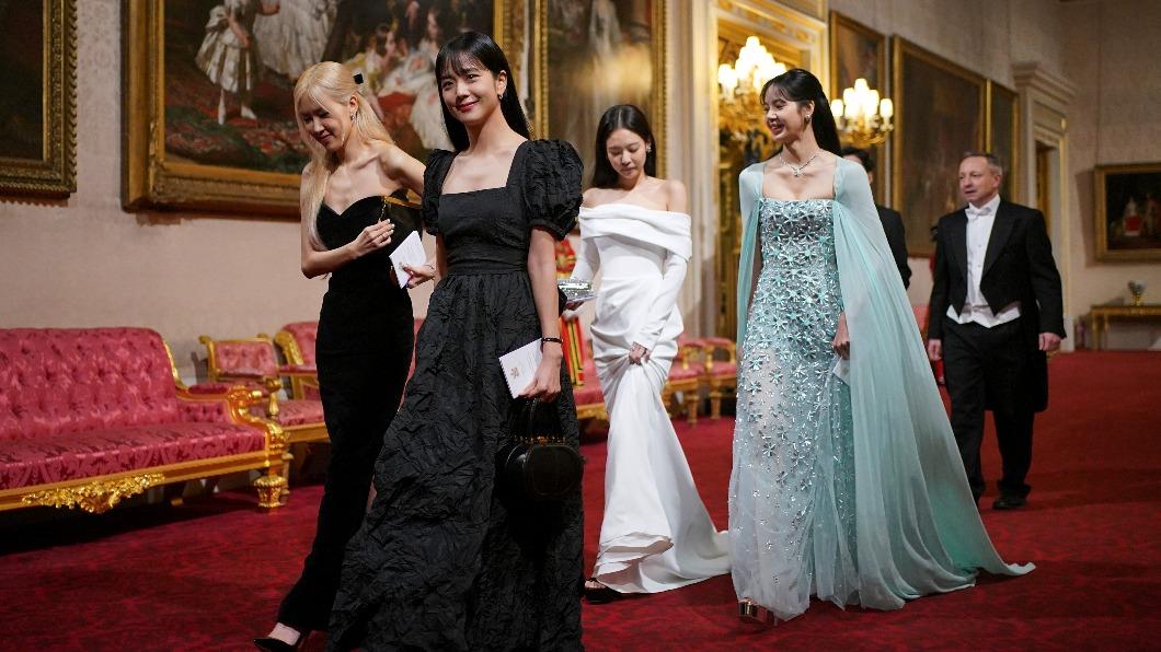 BLACKPINK皆以長禮服盛裝出席國宴,在白宮內留下迷人仙氣。(圖/達志影像美聯社)