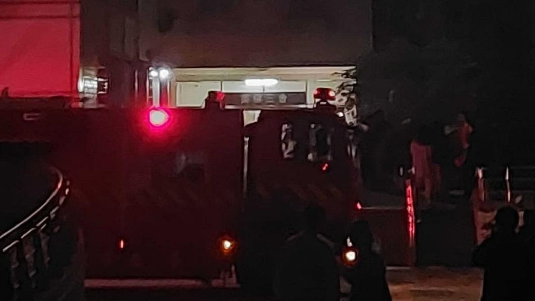 台南某科大宿舍（24）日凌晨1時34分傳出火警。（圖／翻攝自Dcard）