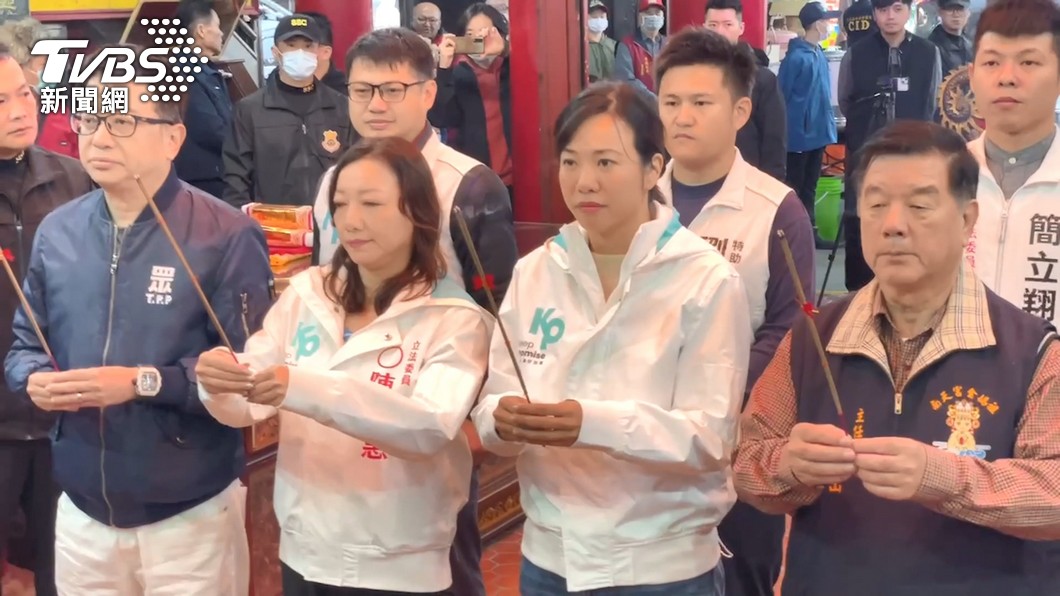 TPP Cynthia Wu makes brief Yilan temple visit amid criticism (TVBS News) TPP Cynthia Wu makes brief Yilan temple visit amid criticism