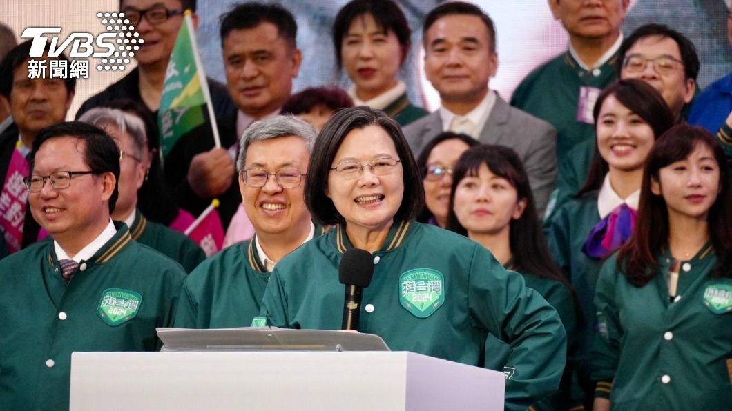  Tsai thanks overseas Chinese for backing Taiwan globally