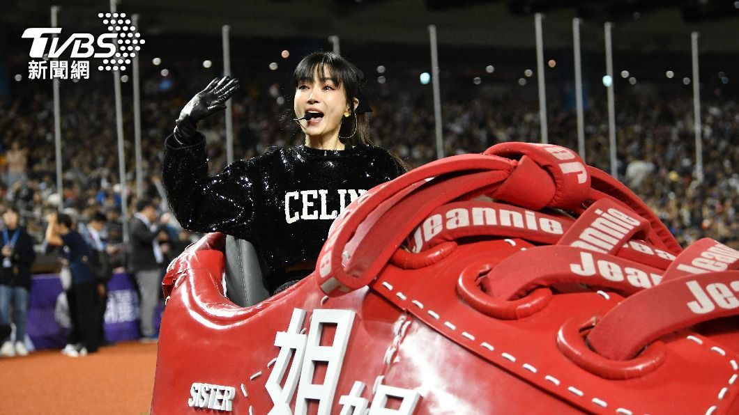 謝金燕成為首位在大巨蛋表演的藝人，更開著球鞋車俏皮登場。（圖／TVBS資料照片）