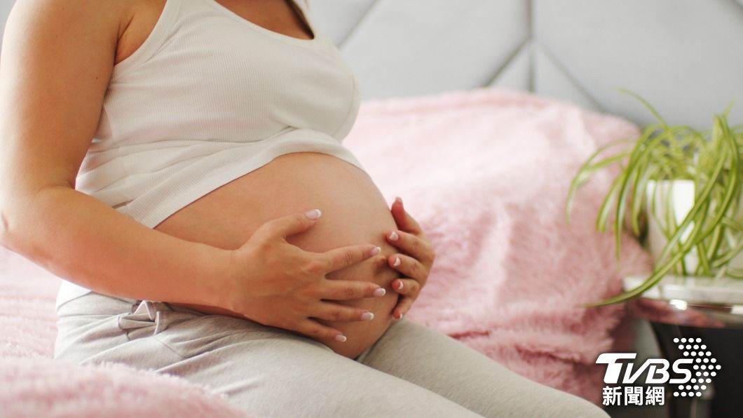 該名孕婦原先被認定肚裡的孩子應拿掉，才能保命。（示意圖／shutterstock達志影像）