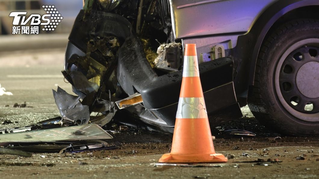 台東14日深夜發生恐怖車禍造成2人身亡。（示意圖／Shutterstock達志影像）