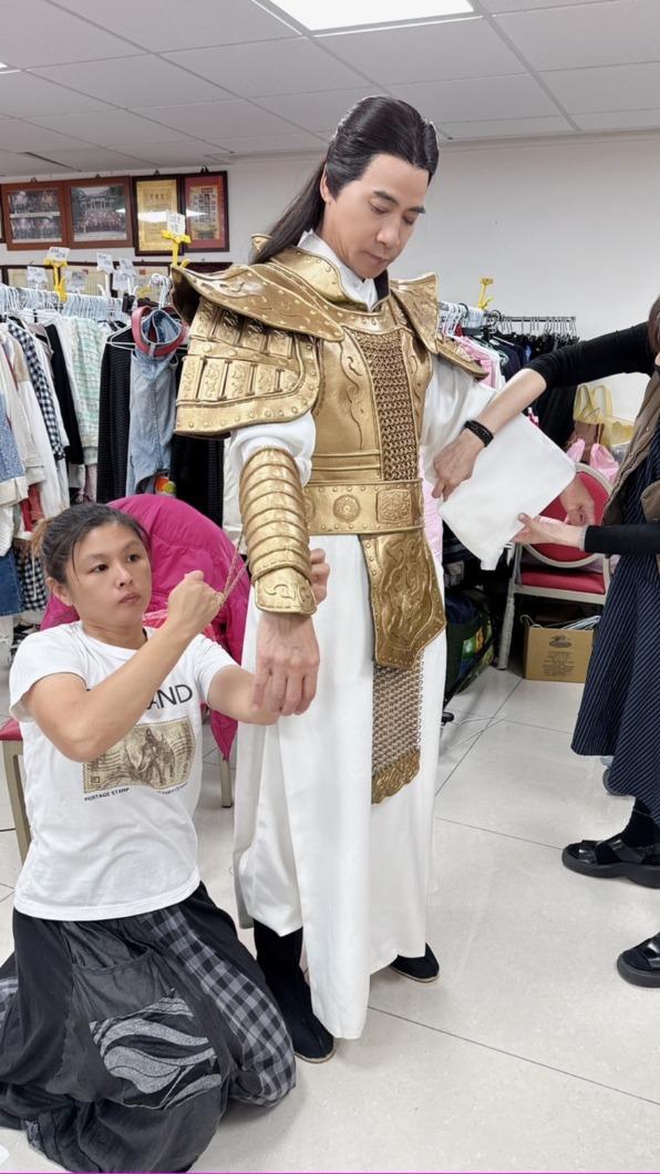 翁家明的古裝扮相，把服裝組搞得很頭痛。（圖／民視提供）