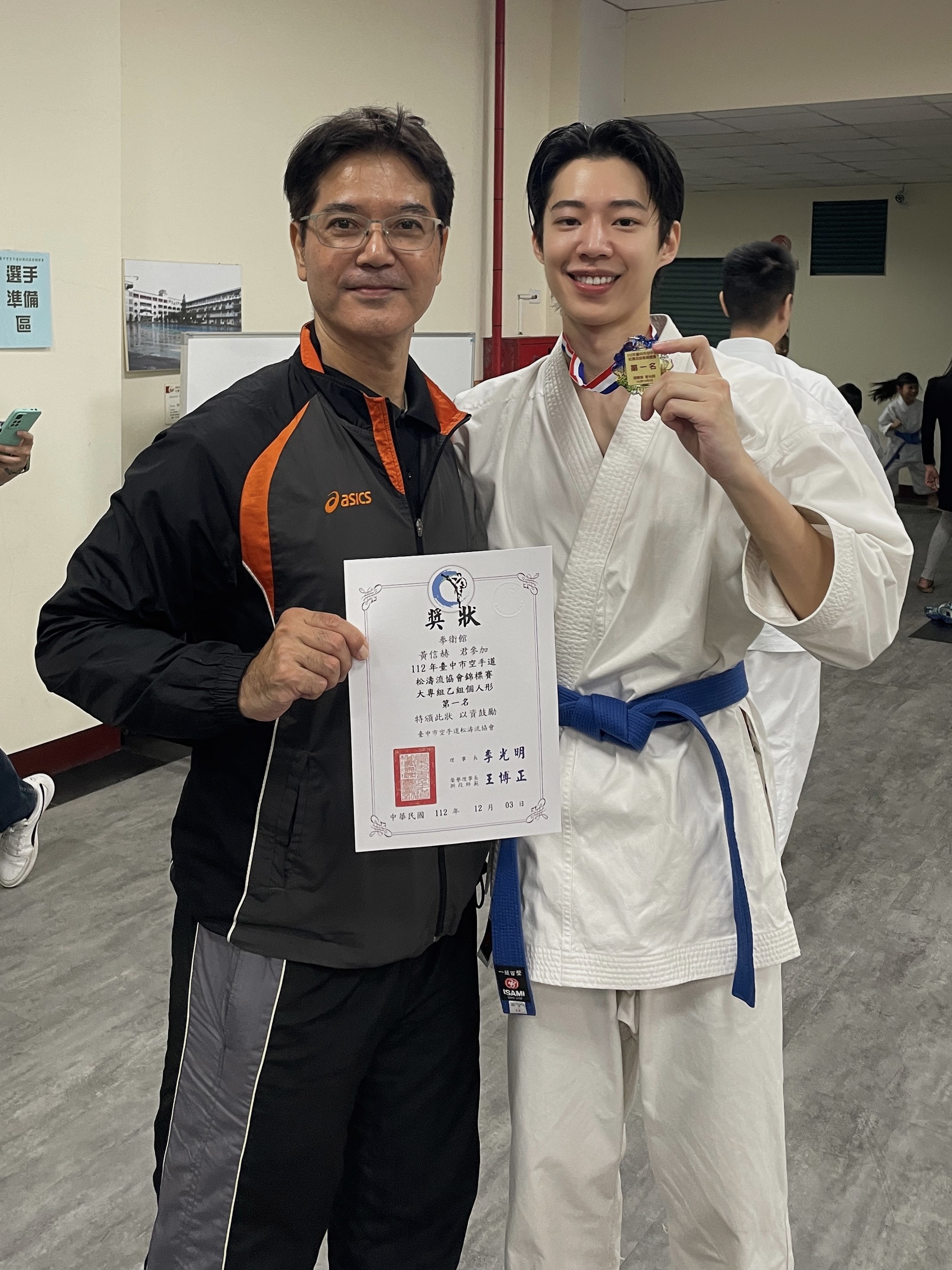 黃信赫（右）不敢置信能奪牌。（圖／艾迪昇傳播提供）