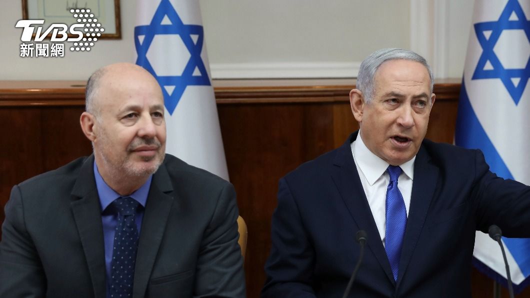 以色列總理納坦雅胡（右）與以色列國家安全顧問哈尼格比（右）。（圖／達志影像美聯社）