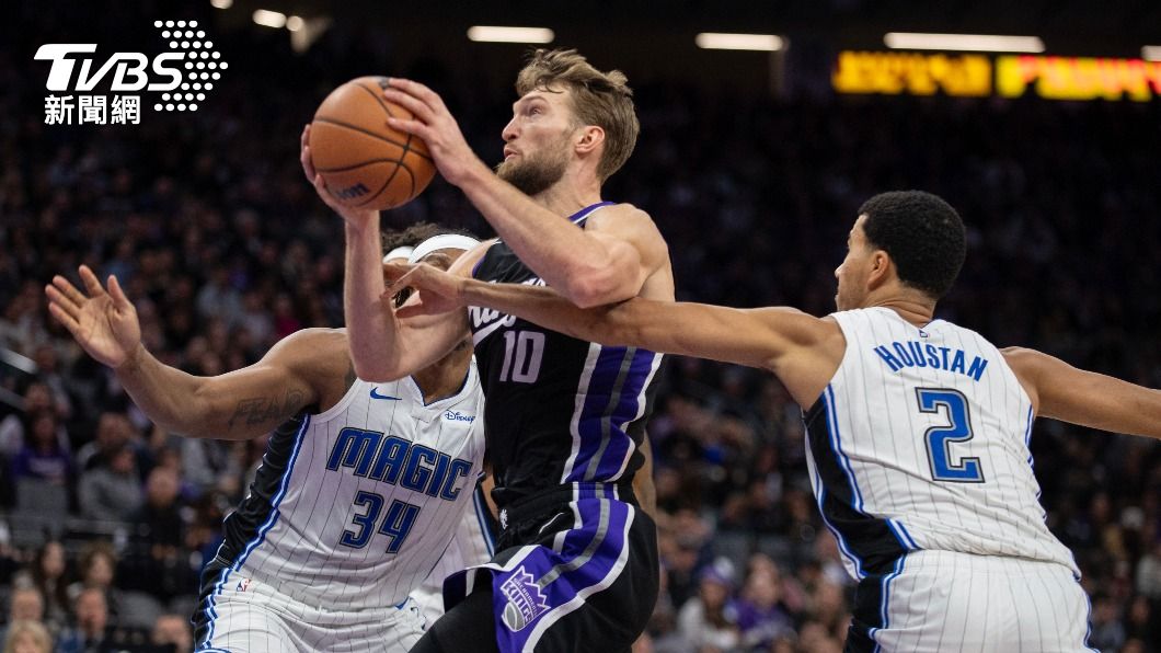 沙波尼斯此戰攻下22分23籃板12助攻，締造NBA睽違56來的紀錄。（圖／達志影像美聯社）