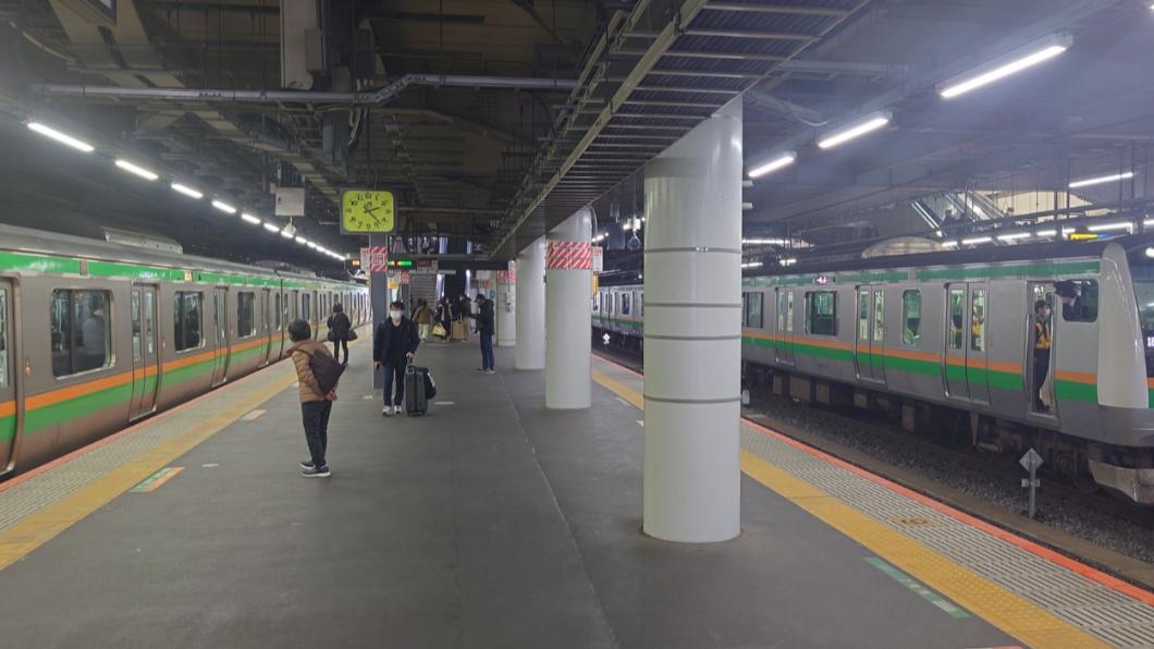 東京電車有人持刀！乘客嚇壞　京濱東北線停駛