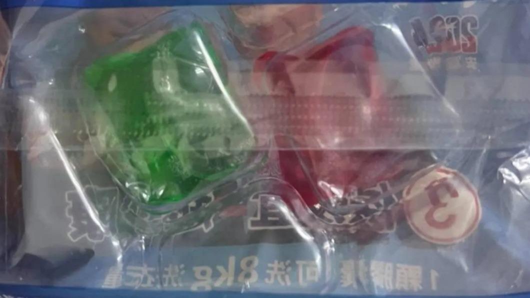 彰化二林鎮有不少長輩因收到太像糖果的選舉「洗衣球」小物，不小心吃下肚，導致送醫。（圖／翻攝自二林人大小事小事）