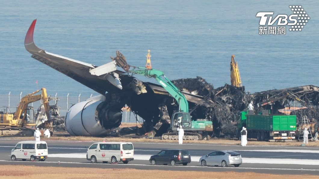 日本羽田機場跑道發生飛機碰撞意外。（圖／達志影像美聯社）