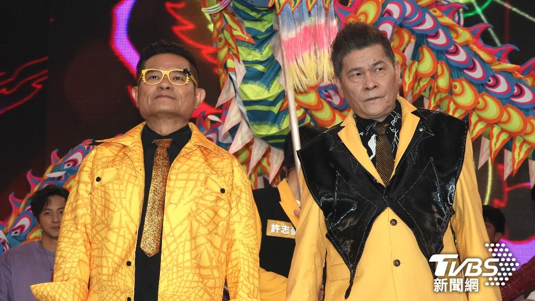 許效舜（左）和澎恰恰錄製《2024超級華人風雲大賞3龍爭霸》被問NONO官司。（圖／黃盈容攝）