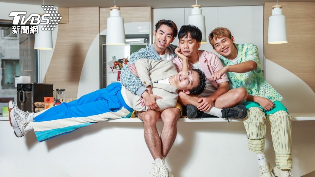 阿哲(左起)自招團員們都和他摩合過,其中還和建廷因為摺衣服吵架。(圖/趙世平攝)