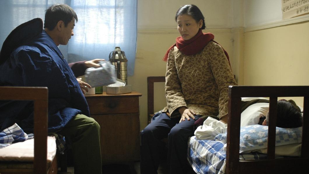 徐帆在《大過年》中飾演馮家長女,負氣離家多年。(圖/年代MUCH提供)