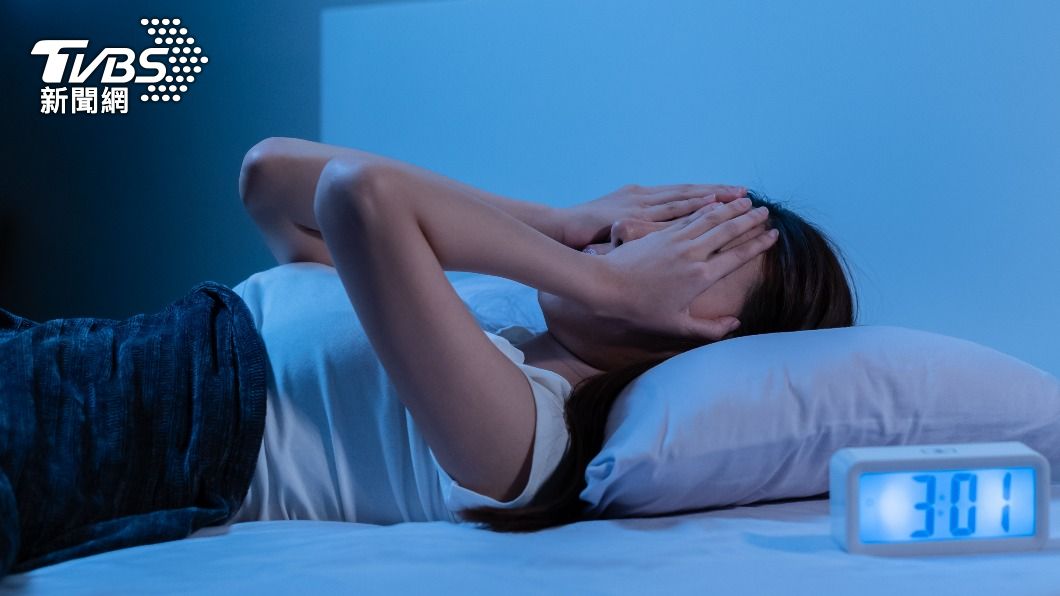 營養師指出有30%的人有失眠問題。（示意圖，非當事人／shutterstock達志影像）
