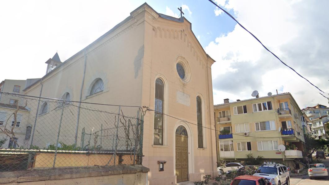 伊斯坦堡的薩勒耶爾區的教堂發生一起槍擊案。（圖／翻攝自sky news）