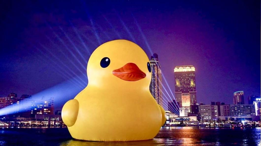 黃色小鴨再次席捲高雄愛河畔。（圖／翻攝自高雄旅遊網）