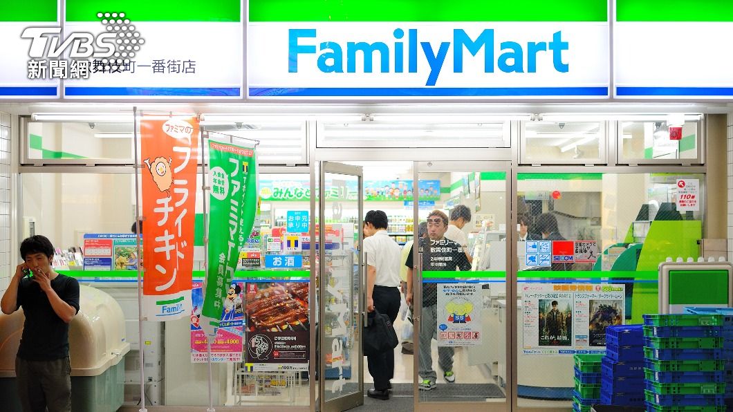 日本超商打工人員中，有1成是外籍人士。（示意圖／Shutterstock達志影像）