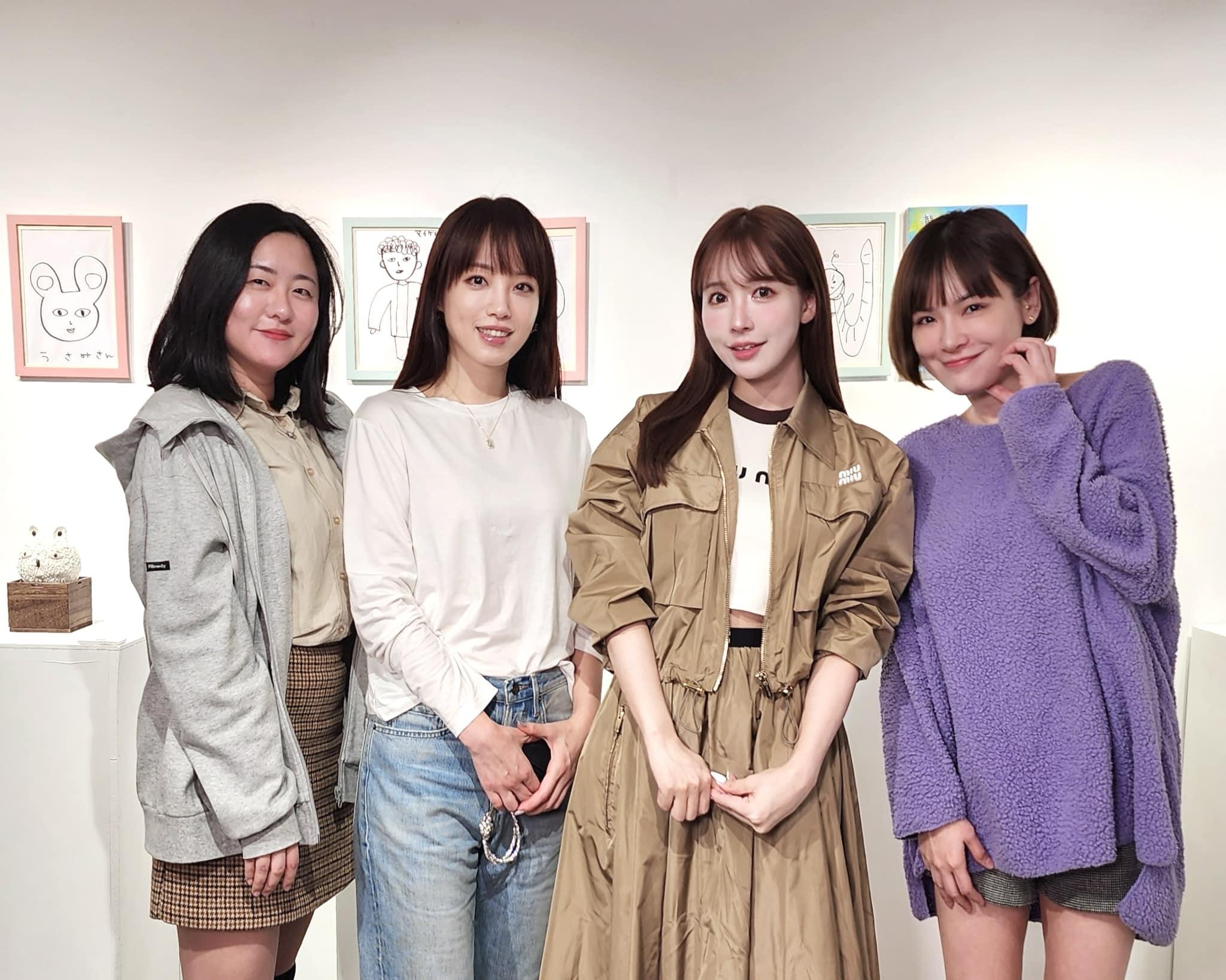 陳沂(右一)曬出與三上悠亞(右二)合照。(圖/翻攝自陳沂臉書)