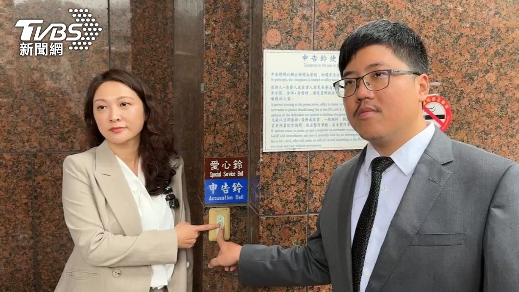 NET委任律師蔡靜娟（左）及鐘慶禹（右）提告市府。（圖／TVBS）