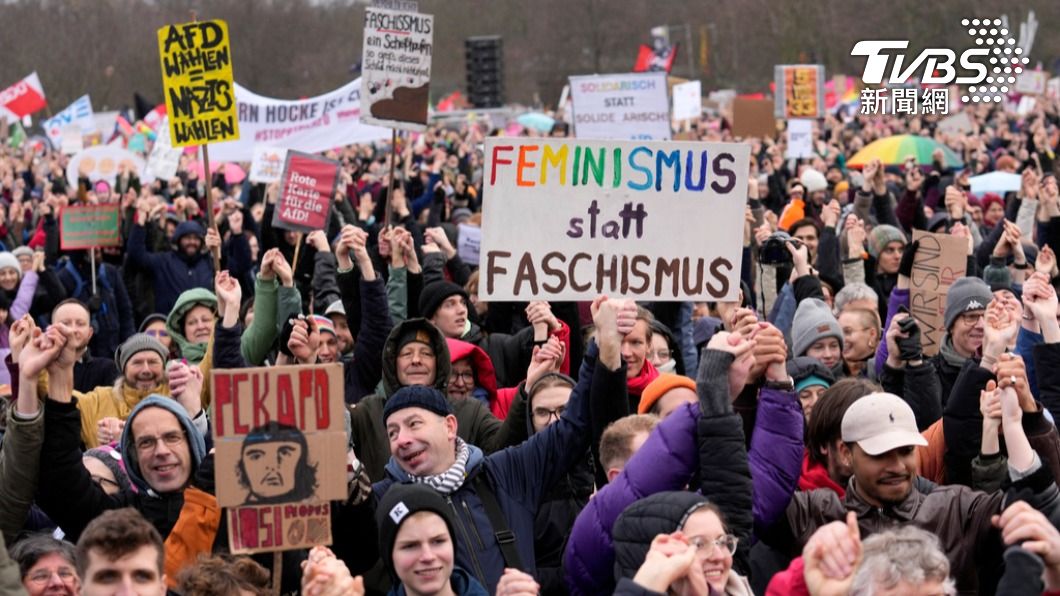 反對極右翼德國另類選擇黨（AfD）的全國抗議活動已進入第4週。（圖／達志影像美聯社）