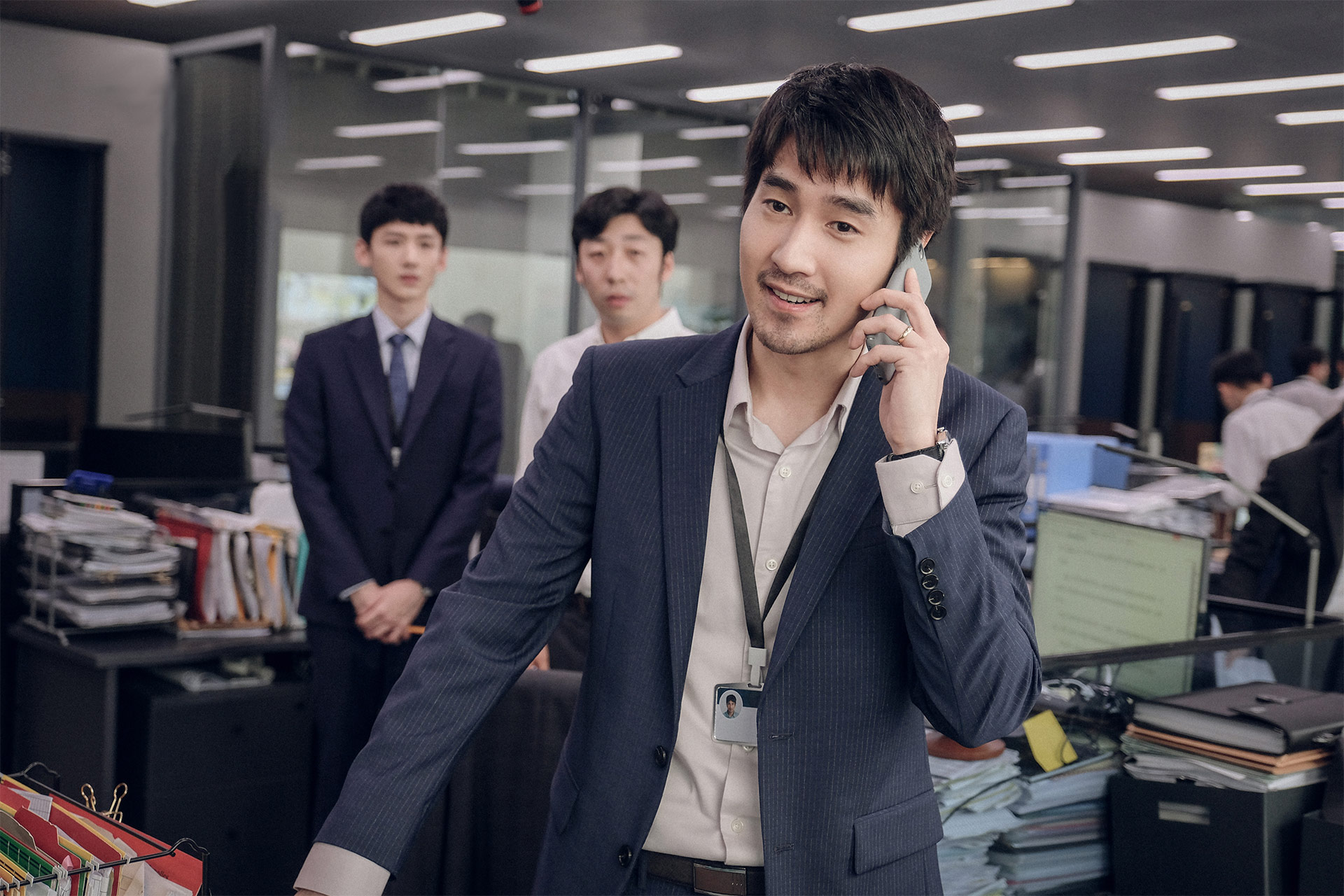 趙又廷在《平凡的榮耀》飾演的投資經理「吳恪之」。（圖／中天娛樂台提供）