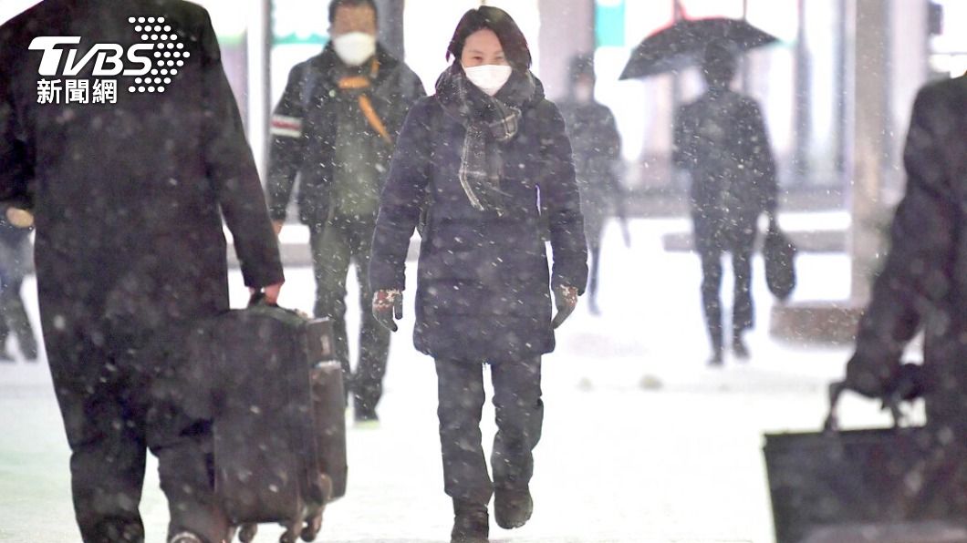日本東京5日發布入冬以來首次大雪警報。（圖／達志影像美聯社）