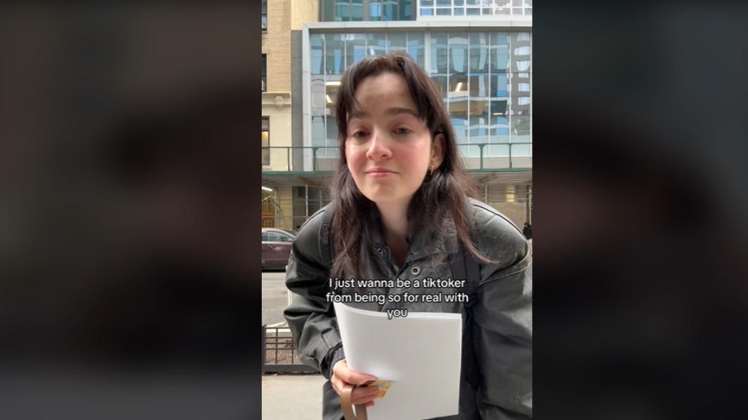 紐約年輕女子桑托斯在TikTok哭訴自己找不到工作，影片意外吸引3千萬人觀看。（圖／翻攝自TikTok lohannysant）