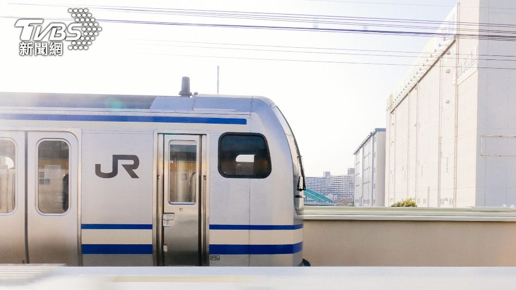 日本山口縣JR兩條路線有超過100條電纜被割斷，導致列車停駛。（示意圖／Shutterstock達志影像）