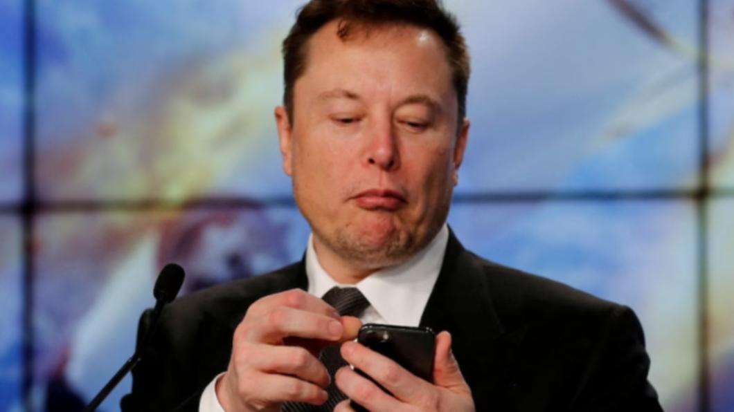 億萬富豪馬斯克（Elon Musk）稱將停用電話號碼。（圖／翻攝自《商業內幕》）