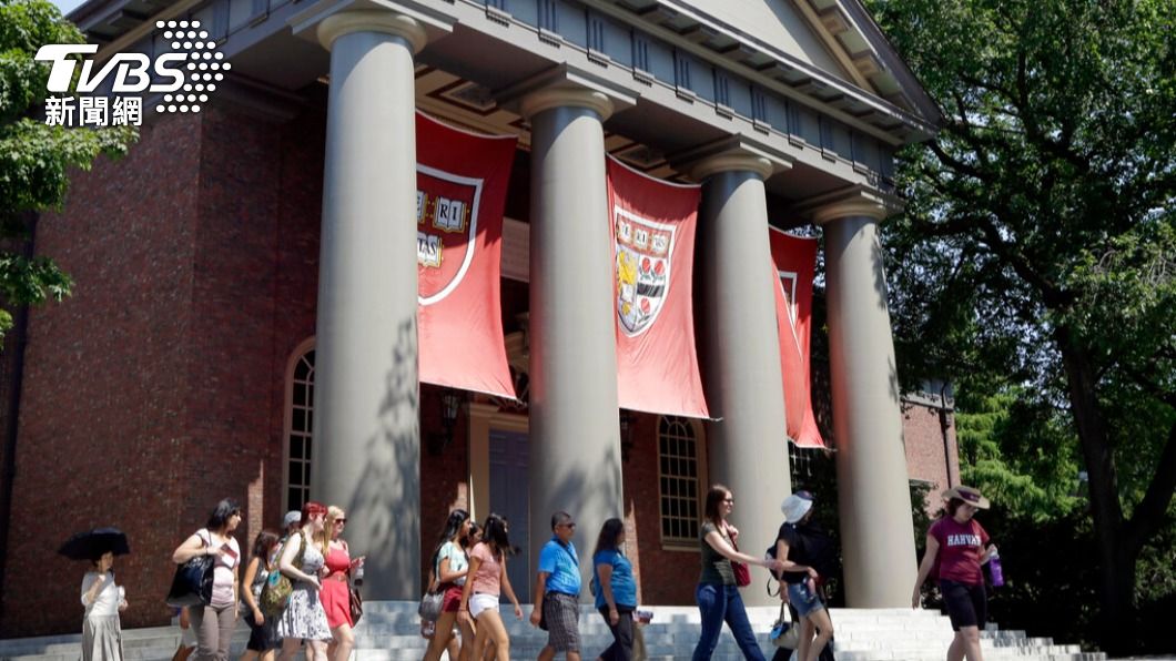 哈佛大學再次以驚人的捐贈與校務基金，成為全美最富有大學。（圖／達志影像美聯社）