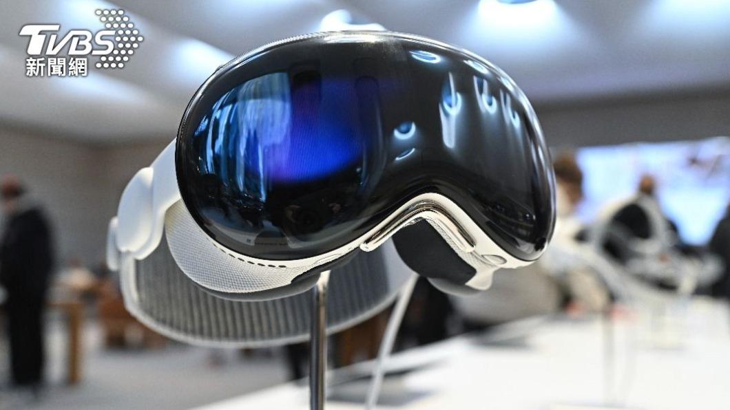 蘋果自家VR設備Vision Pro因舒適度不足而爆發退貨潮。（圖／達志影像美聯社）