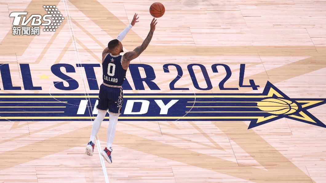 里拉德2度投進半場logo shot,是本屆全明星賽的最大亮點之一。(圖/達志影像路透社)