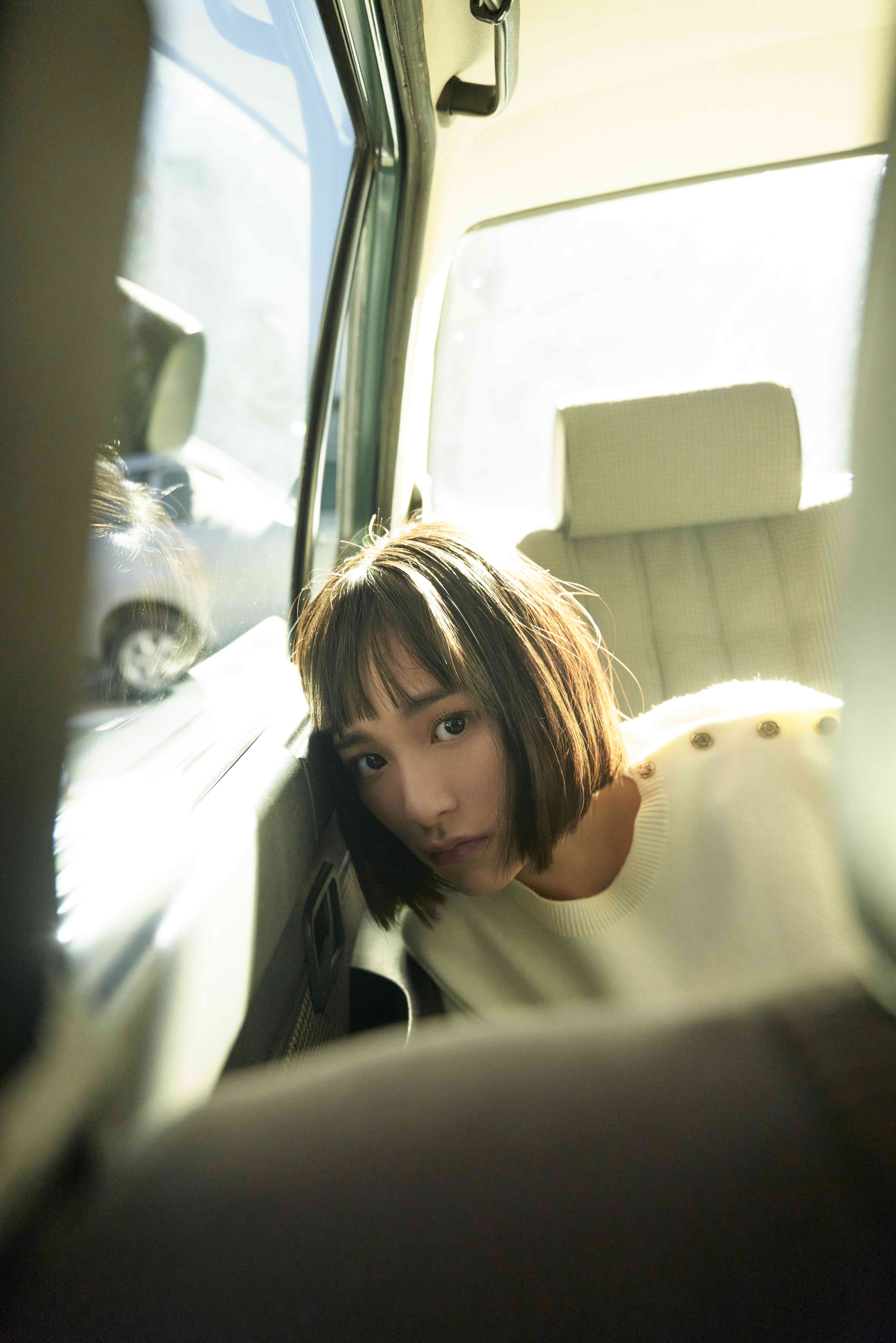 陳加恩身穿Maje連身裙。（圖／周子娛樂提供）