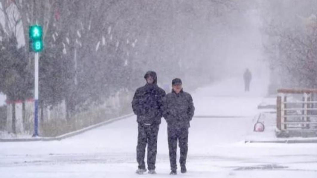 中國大陸新疆維吾爾自治區測得「-52.3℃」超低溫。（圖／翻攝自《極目新聞》）