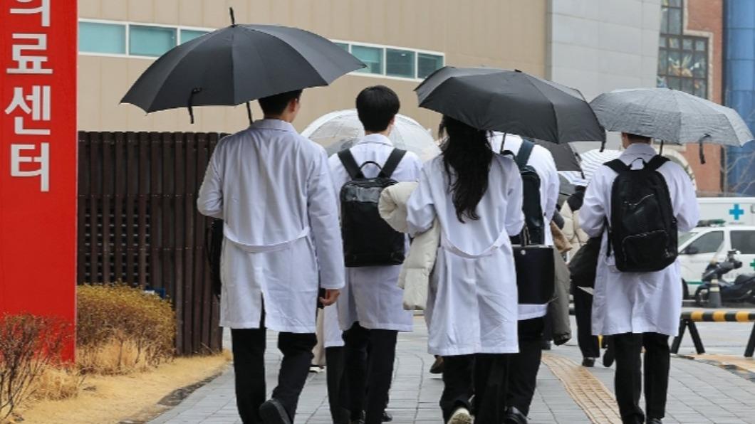 韓媒消息，首爾5大綜合醫院上千名實習醫師和住院醫師請辭。（圖／翻攝Yonhap）