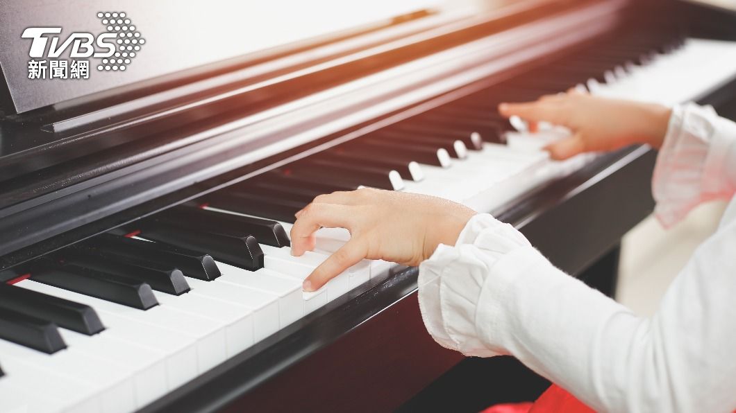 鋼琴是許多人小時候必學的技能之一。（示意圖／shutterstock達志影像）