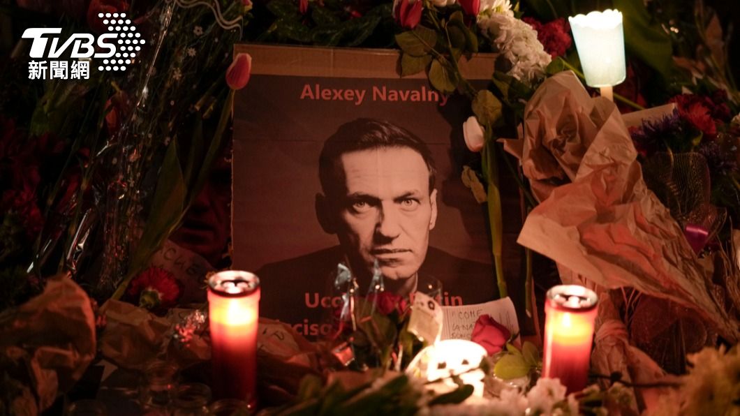 俄羅斯流亡人士爆料稱，納瓦尼在監獄中被有計劃地殺害，採取KGB慣用的重擊心臟致死。（圖／達志影像美聯社）