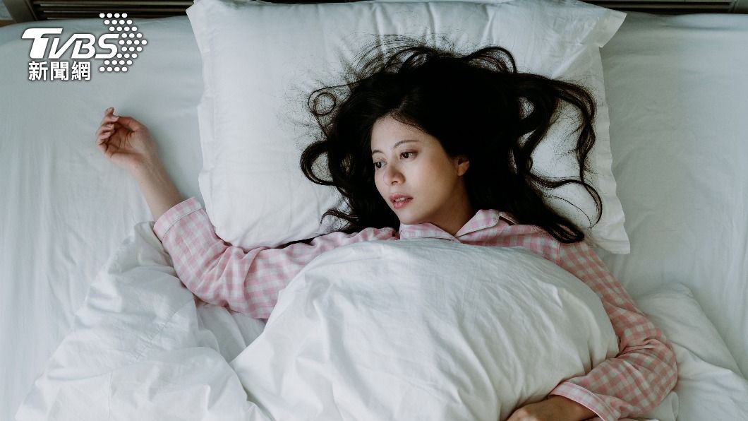 有名女網友表示自己待業期都睡到中午。（示意圖，非當事人／shutterstock達志影像）