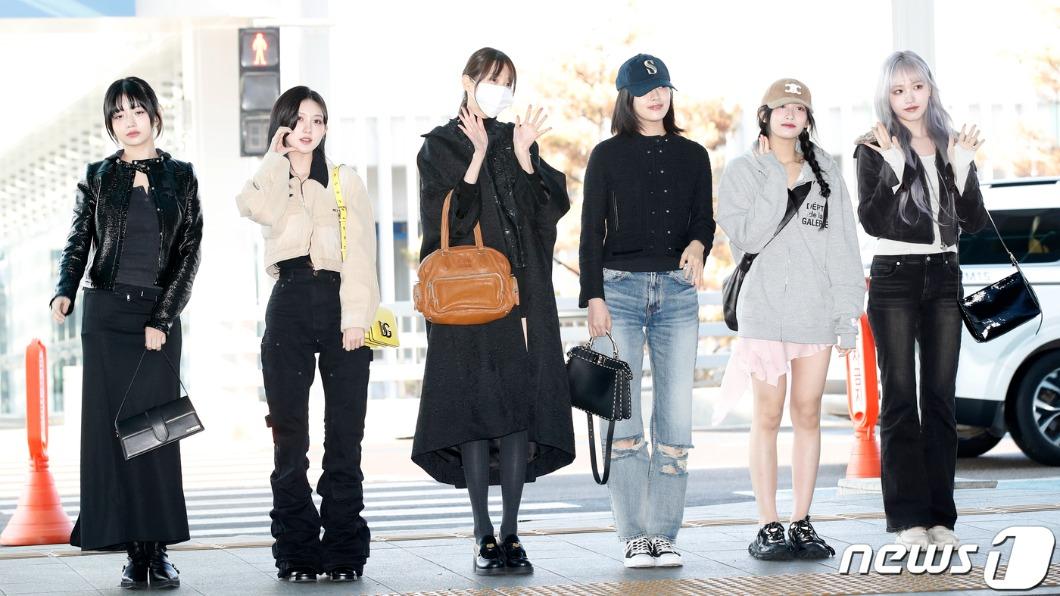 南韓大勢女團IVE16日於仁川機場現身。（圖／news1）
