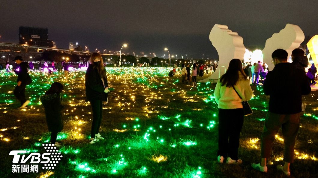 2024新北燈會在大都會公園的幸福水樣園區盛大舉辦。（圖／胡瑞麒攝）