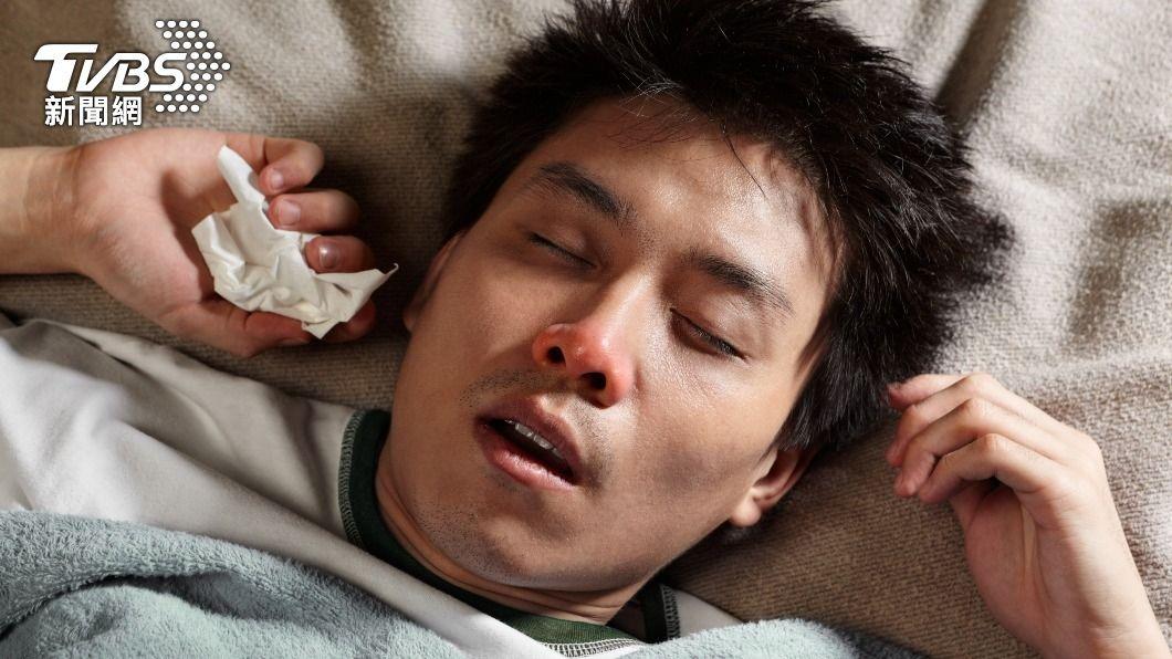 鼻塞不僅會影響呼吸，嚴重甚至會導致睡眠不足。（示意圖／shutterestock達志影像）