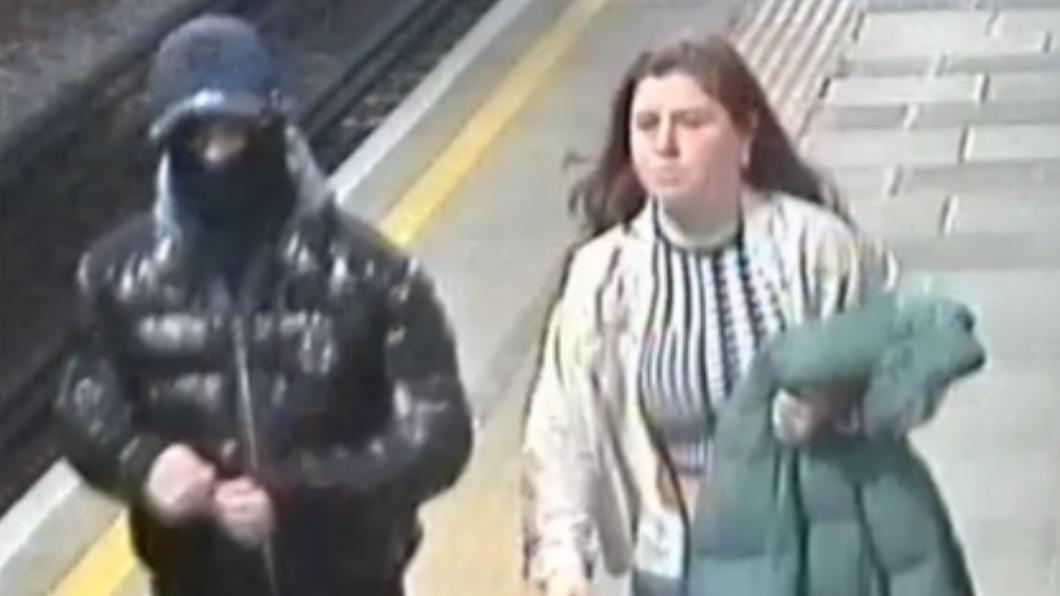 一個月第五起，倫敦地鐵再傳惡意潑酸傷人事件，警方隨即公佈嫌疑照片。（圖／翻攝自英國運輸警察官網）